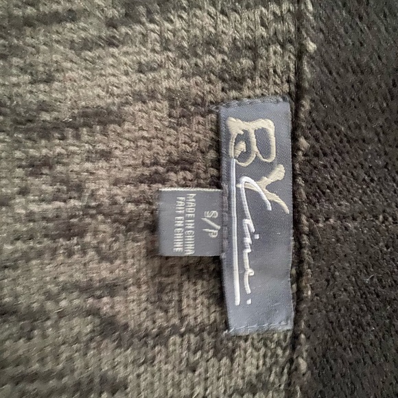 Wilfred Aritzia Shark Hem knit Cardigan - Picture 2 of 3